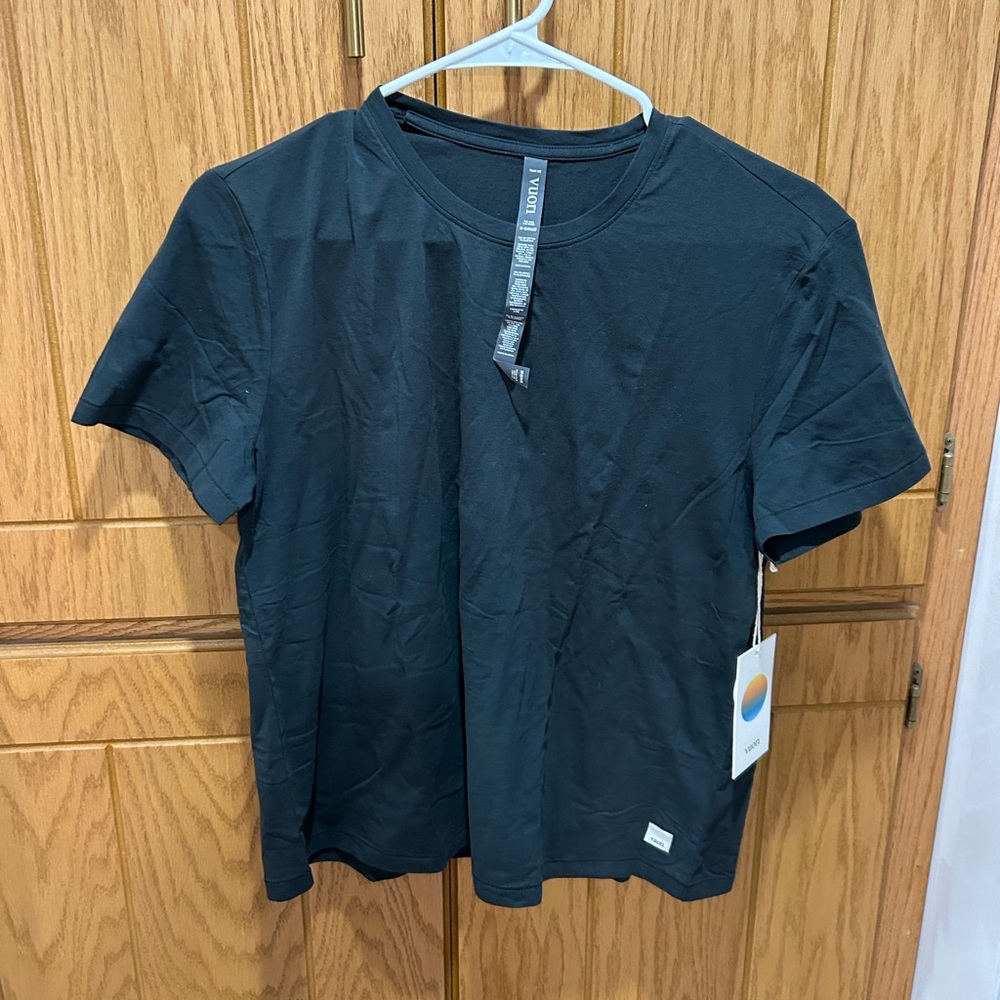 Black Vuori Tee new with tags!